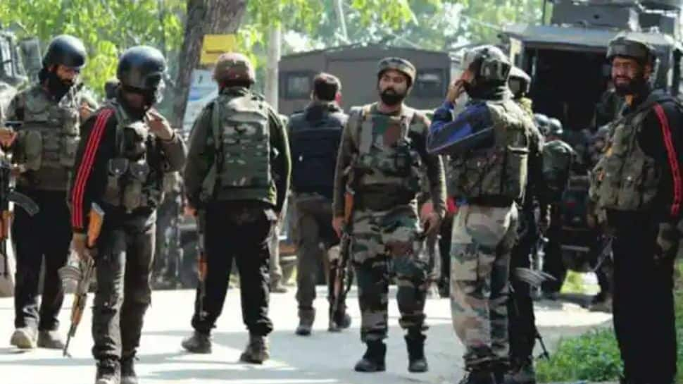 Terrorist killed in encounter in Jammu and Kashmir&#039;s Kulgam; another held alive in Baramulla