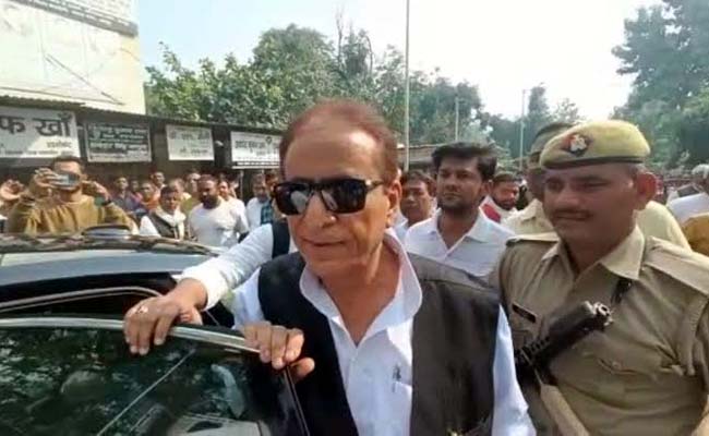 Deshhit Super 30: Azam Khan gets three years jail term | Zee News