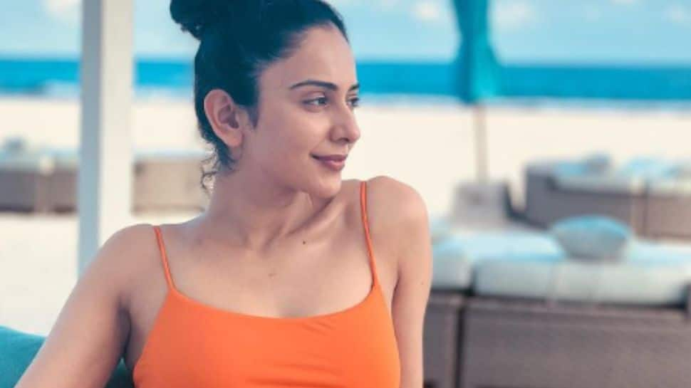 Thank God actress Rakul Preet heads to Maldives for quick vacay, drops smouldering pics!