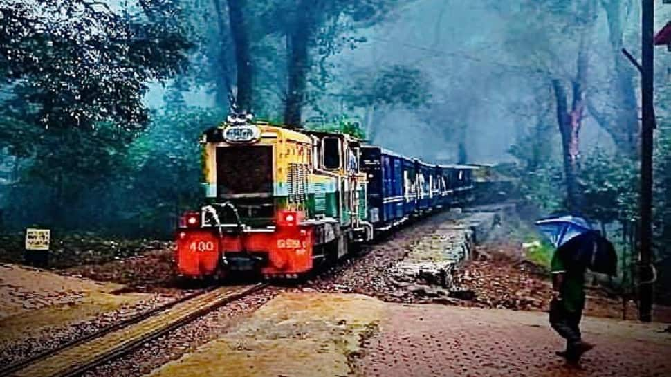 Iconic Heritage Neral- Matheran toy train whistles again with Vistadome coach! Check new timings here