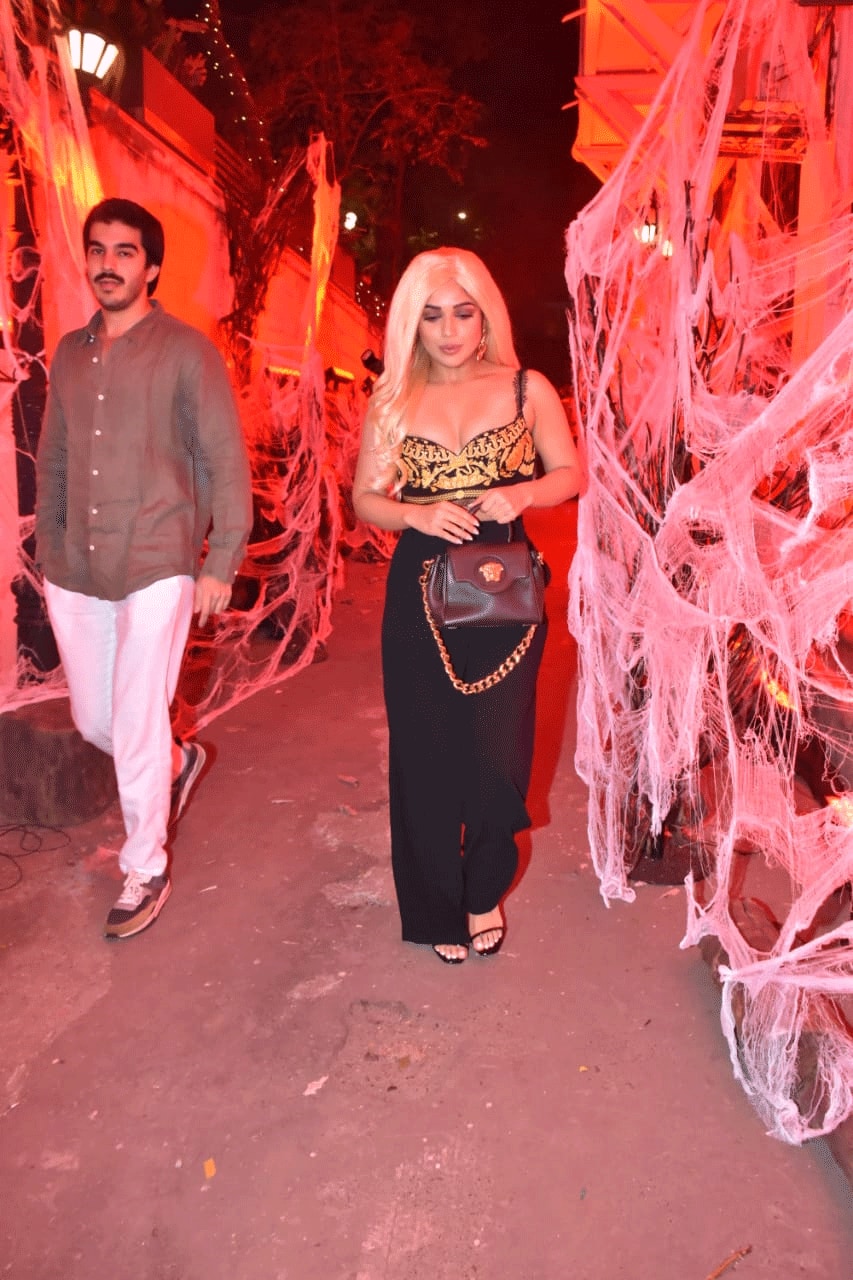 Samiksha Pednekar attends Orry's bash