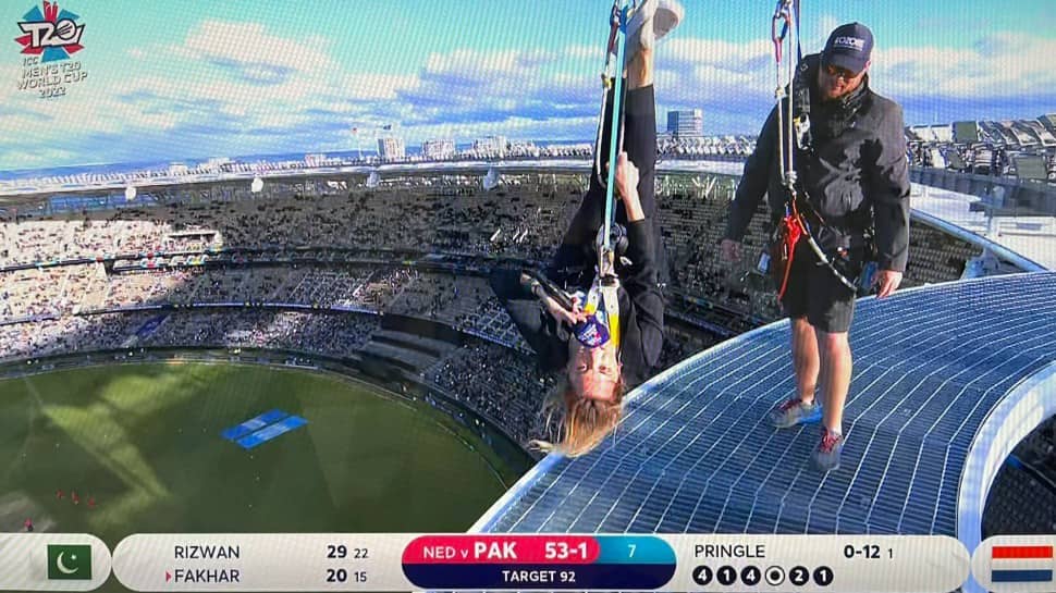 PAK vs NED: Commentator&#039;s crazy STUNT at Perth while covering T20 World Cup 2022 clash goes VIRAL - Check PICS