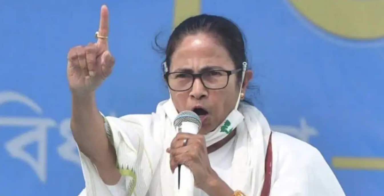 &#039;Durga Puja..Kali Puja..Diwali.. Eid...Christmas&#039;: Mamata Banerjee&#039;s STATEMENT on Bengal can&#039;t be missed