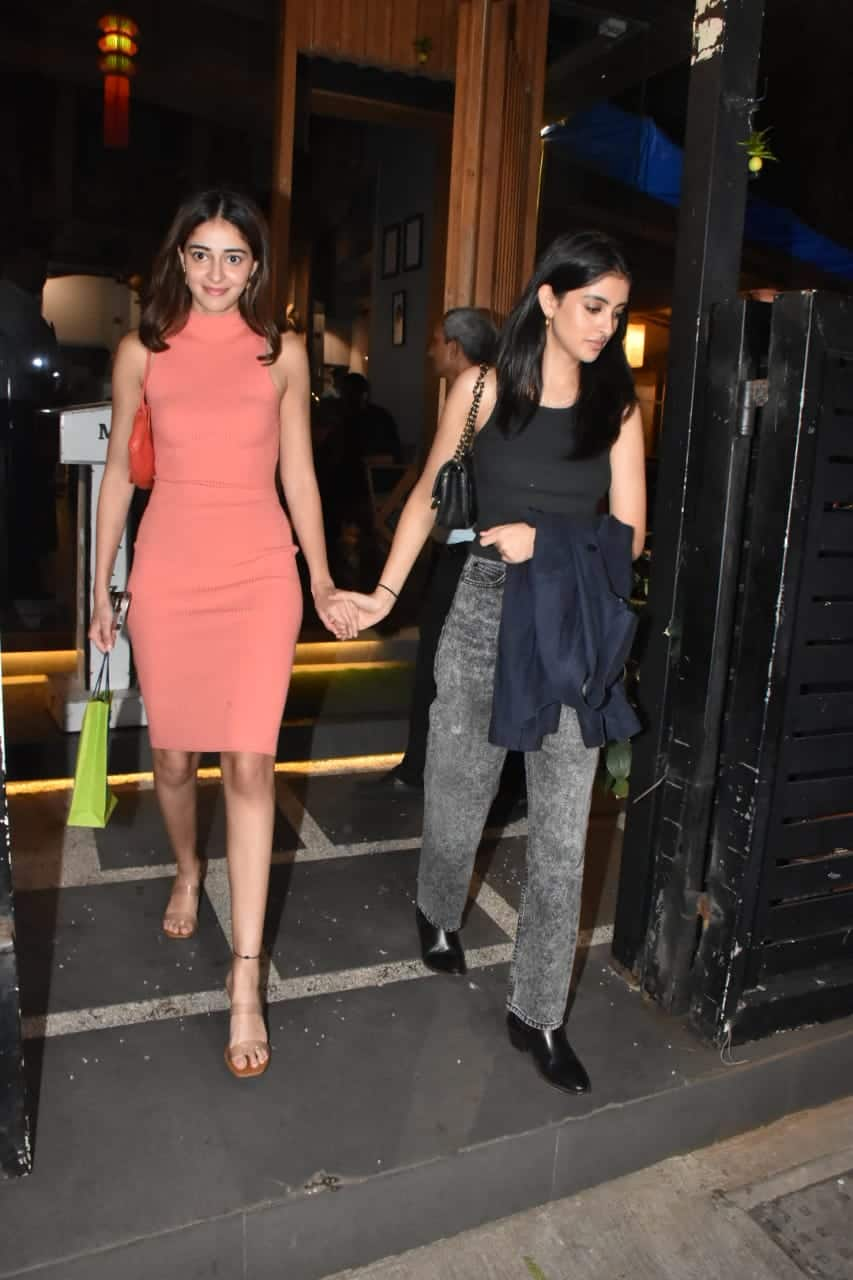 Ananya Panday Celebrates Birthday With Aryan Khan Navya Naveli Shanaya Kapoor Check Dinner