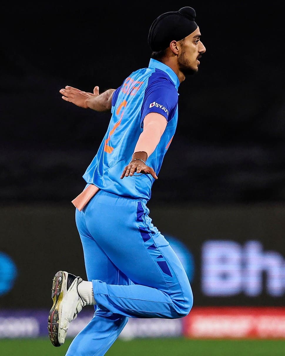 Indian pacer Arshdeep Singh takes off like an airplane after claiming a wicket against South Africa in their T20 World Cup 2022 Super 12 match. (Source: Twitter)