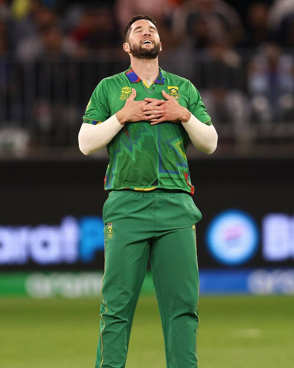 South Africa pacer Wayne Parnell celebrates like famous footballer Cristiano Ronaldo in their match against India in the T20 World Cup 2022. (Source: Twitter)