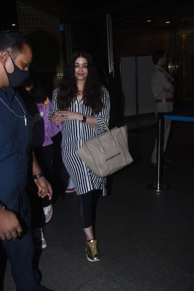 Aishwarya Rai papped at Mumbai airport