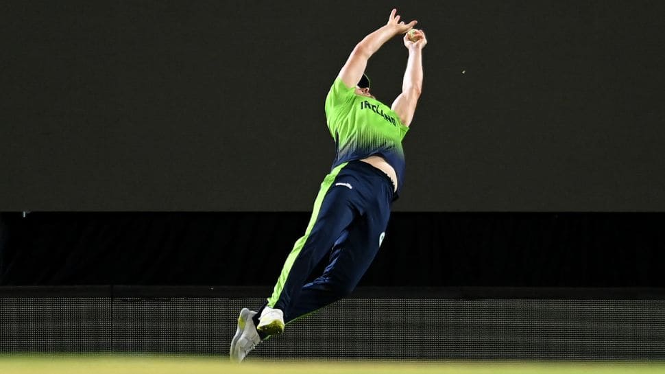 Ireland&#039;s Barry McCarthy turns into SUPERMAN vs Australia to save a six - Watch