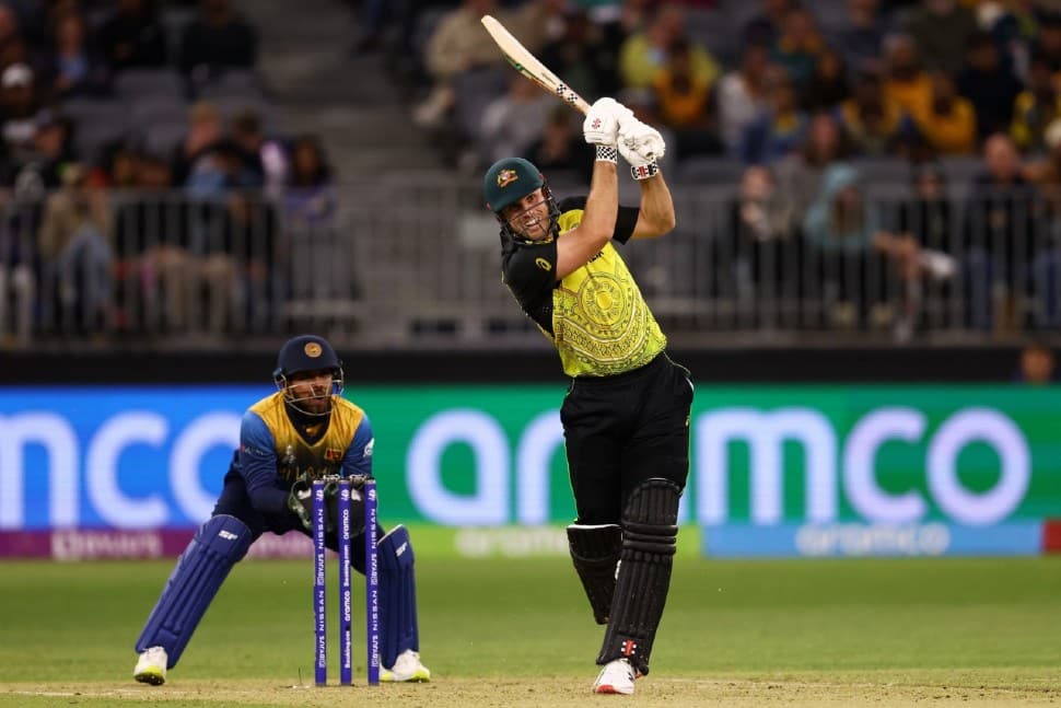 Australian all-rounder Mitchell Marsh matched his skipper, smashing a 102m six against Ireland in their Super 12 match of the T20 World Cup 2022. (Source: Twitter)
