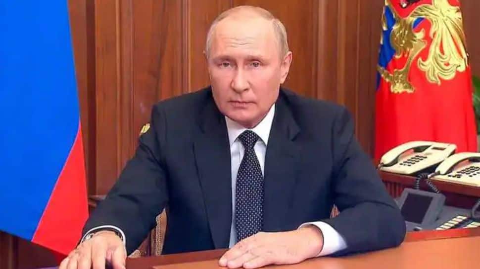 &#039;Signs of injections&#039; on Russian president Putin&#039;s hands, says expert - Read on