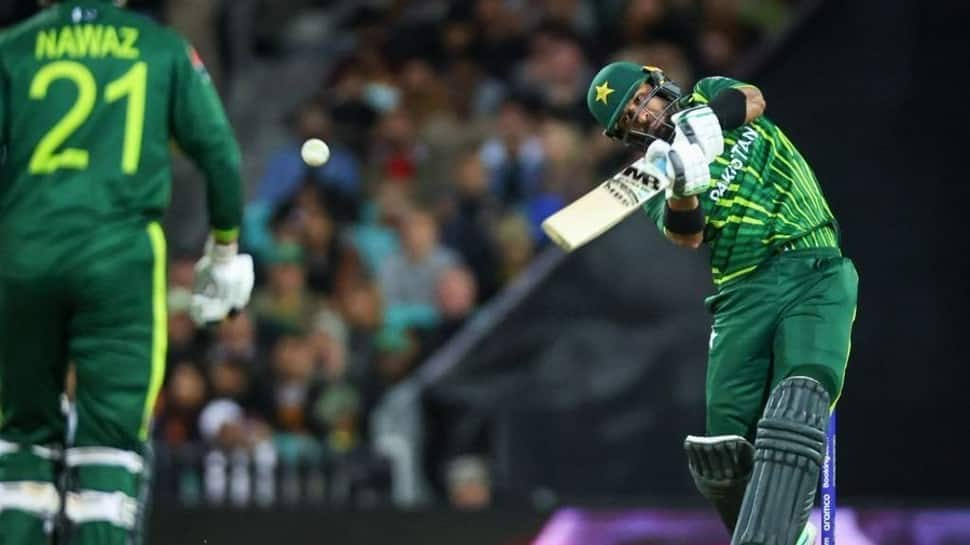 WATCH: Iftikhar Ahmed hits biggest six of T20 World Cup 2022 so far in Pakistan vs South Africa