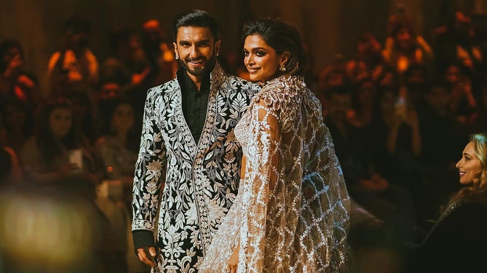 Ranveer Singh sends a flying kiss to wife Deepika Padukone&#039;s poster, actress blushes and says &#039;find someone who...&#039;