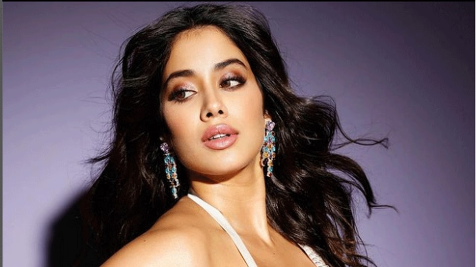 Janhvi Kapoor buys 8,669 sq feet duplex in Bandra worth Rs 65 crore, property comes with private garden, 5 parking lots