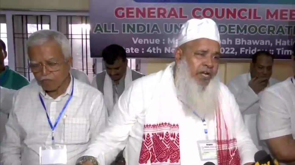 AIUDF chief Badruddin Ajmal backs &#039;Mahagathbandhan&#039;, urges Congress, Mamata to join it in Assam