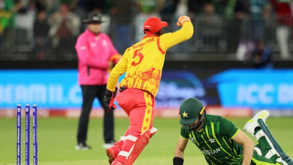 Zimbabwe beat Pakistan by 1 run