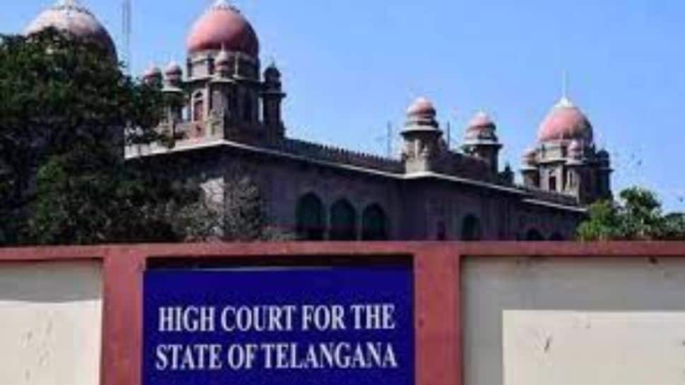 Telangana HC allows police investigation into TRS MLAs poaching case - Vimarsana News