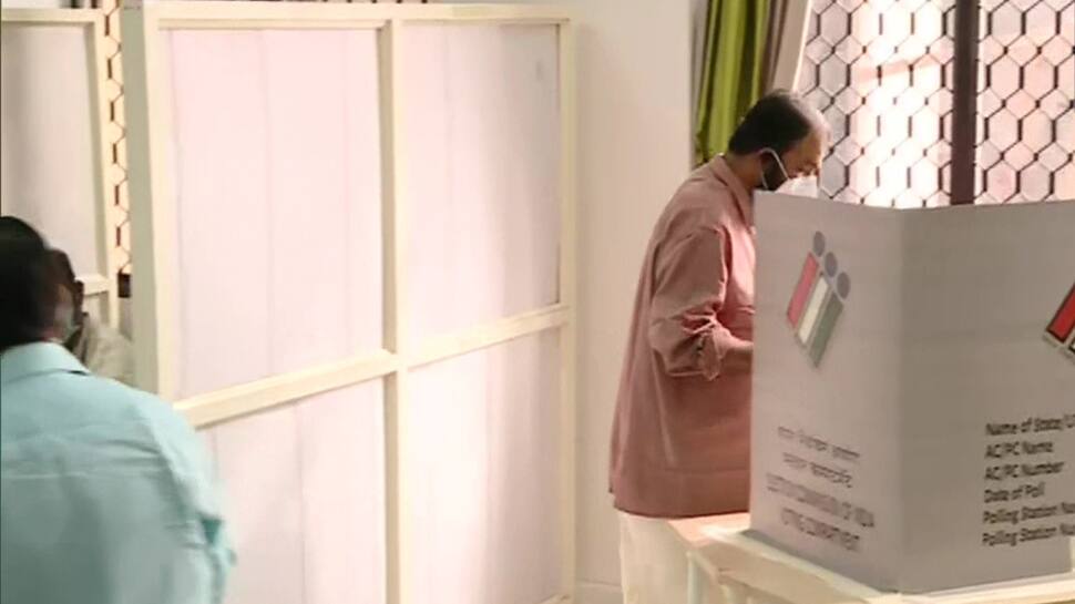 Kerala Bypolls: Congress-led UDF sweeps LDF, wins 15 off 29 seats