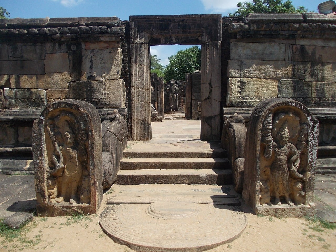 Sri Lanka: India's beautiful neighbour