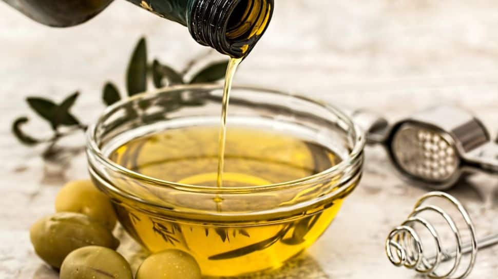 Olive oil or coconut oil - Which is better cooking oil good for heart? Know which one you should pick