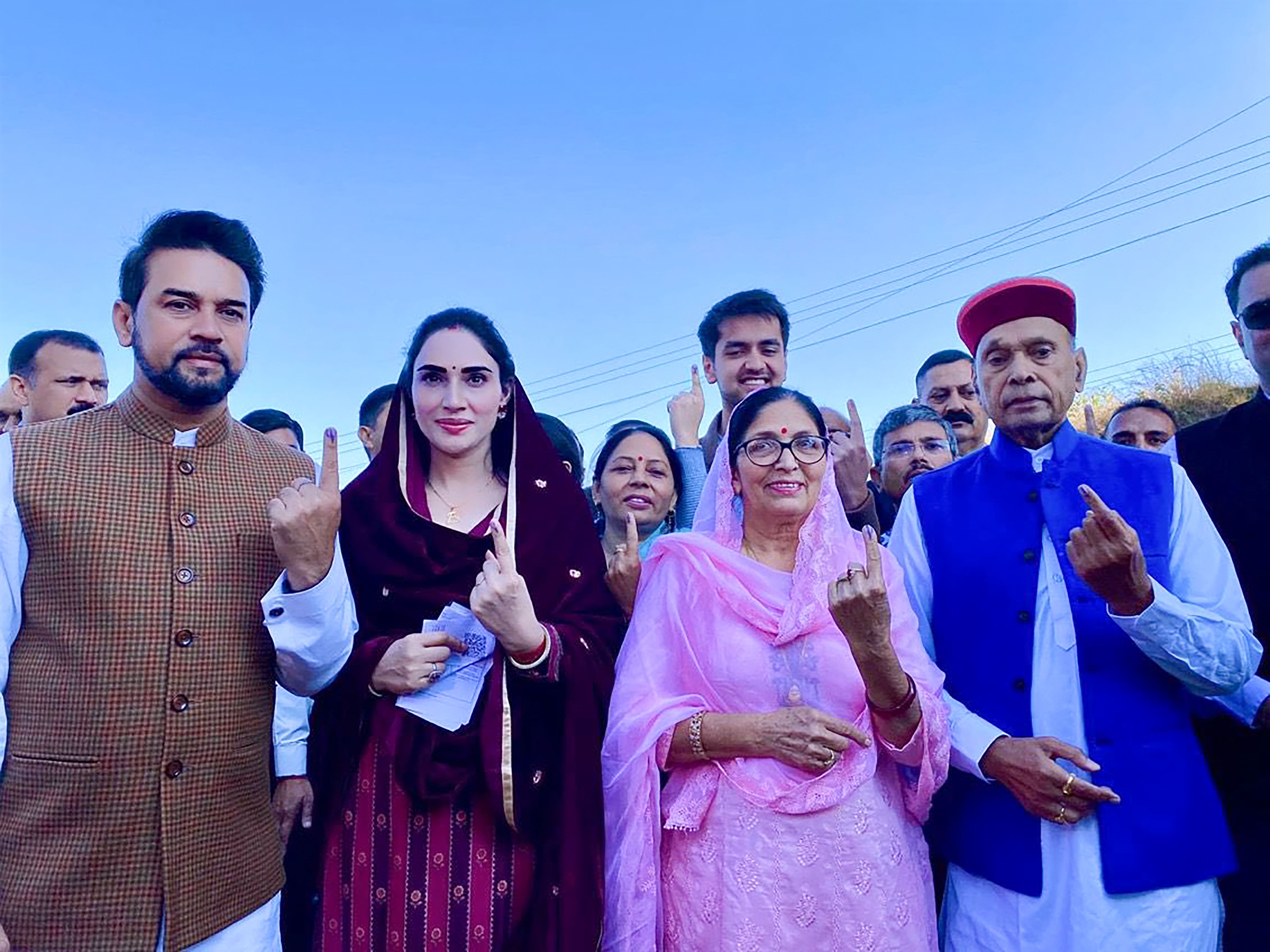 Himachal Assembly Elections 2022: Anurag Thakur casts vote with family in Hamirpur