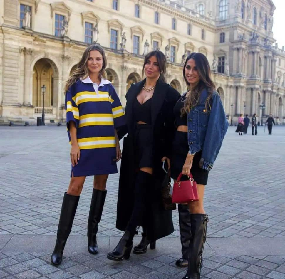 Robert Lewandowski's wife Anna Lewandowska with Lionel Messi's wife Antonela Roccuzzo and Cesc Fabregas' wife in Paris. (Source: Twitter)