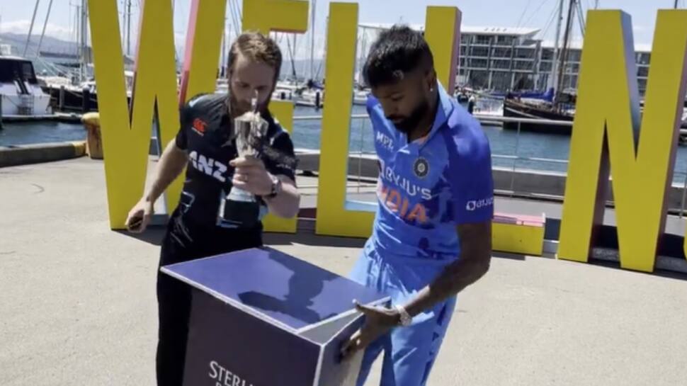 IND vs NZ 1st T20I: Alert Kane Williamson catches trophy after it blows away due to wind, video gets viral - WATCH