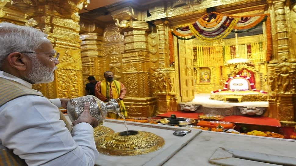 PM Narendra Modi offers prayers at Somnath temple ahead of Gujarat assembly elections- WATCH