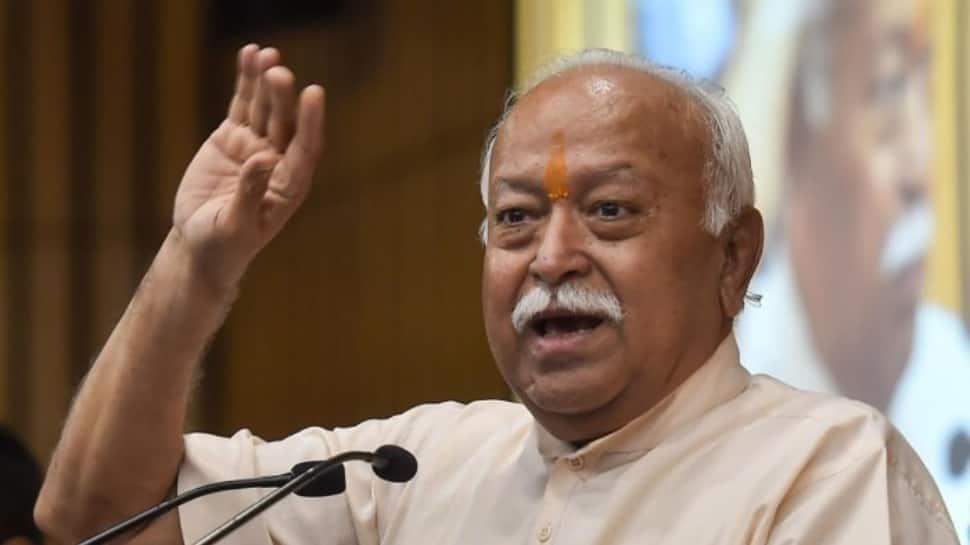 RSS Chief Mohan Bhagwat BREAKS caste stratum, asks volunteers to do THIS