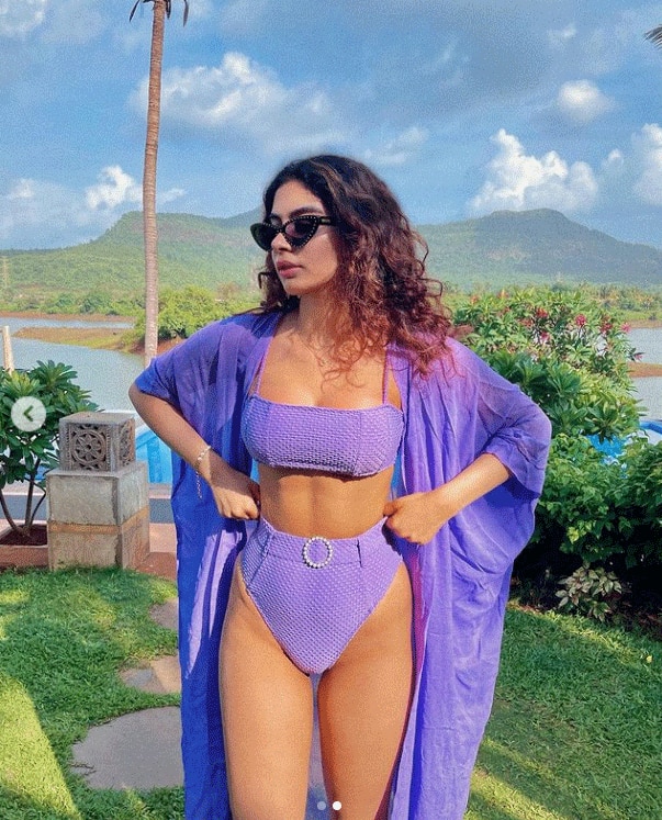 Khushi Kapoor poses in purple bikini