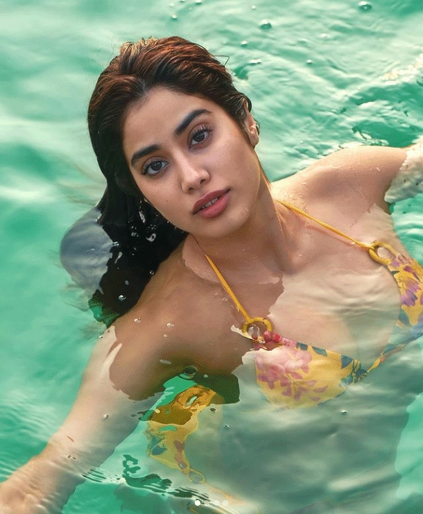 Janhvi Kapoor in bikini