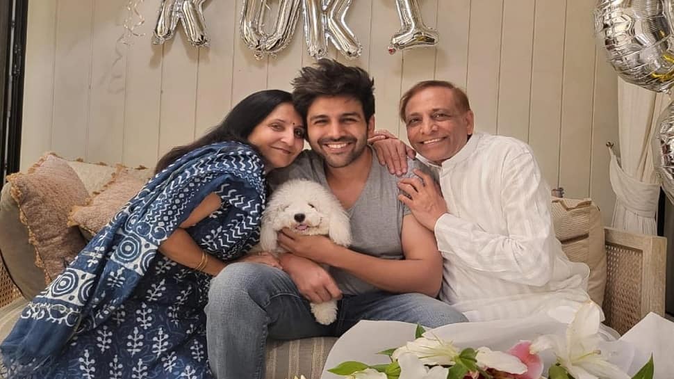 Birthday boy Kartik Aaryan gets a sweet surprise from parents, check out PICS