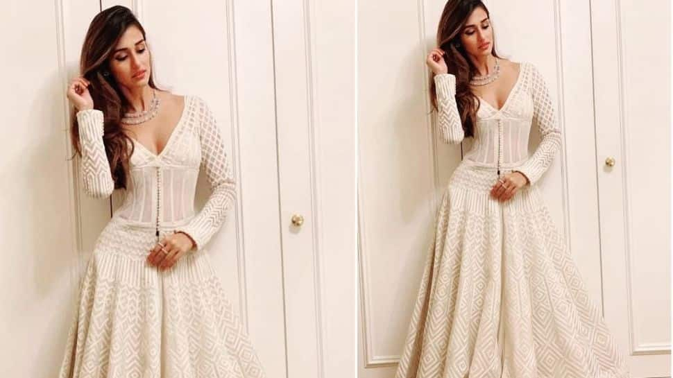 White Anarkali kurta