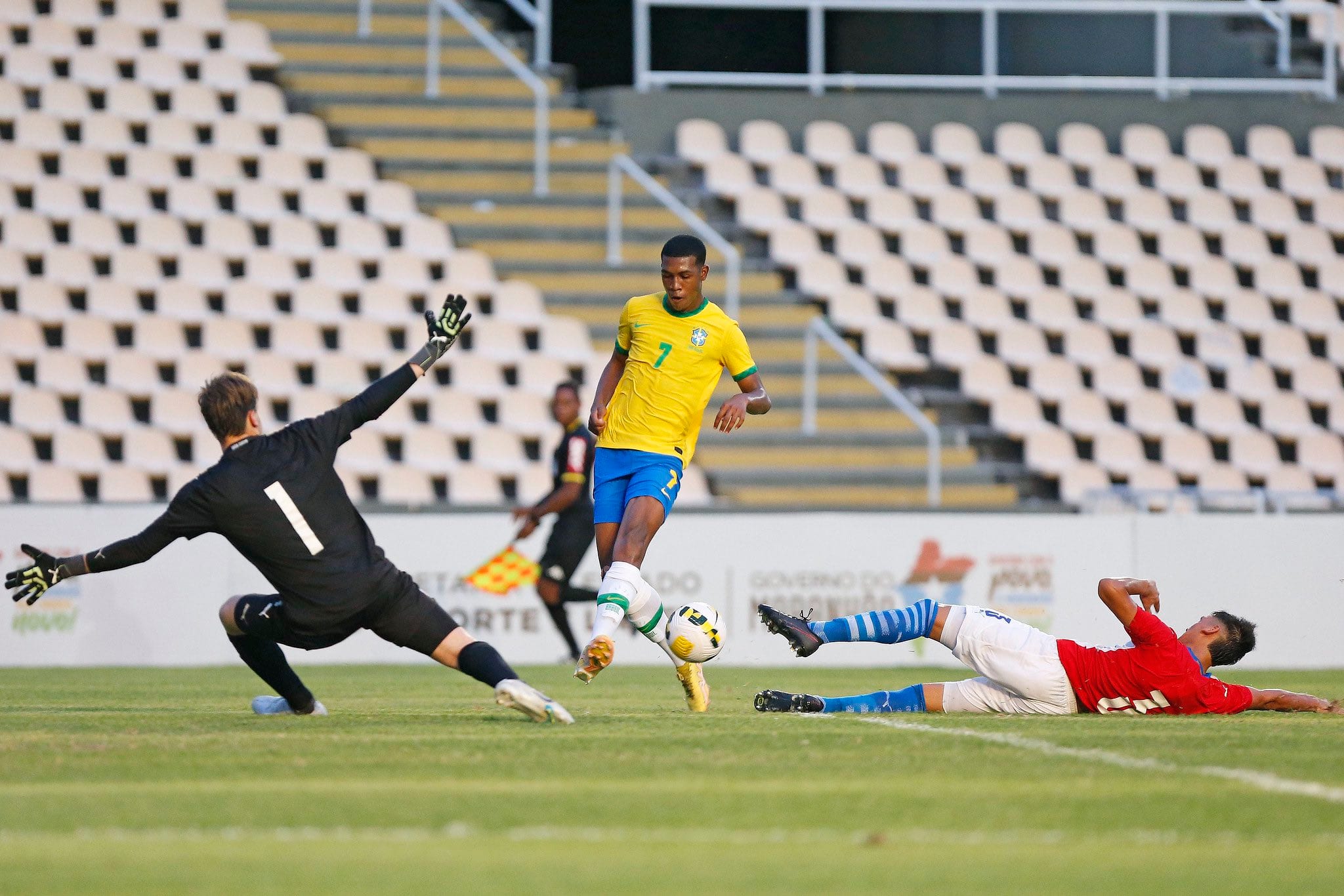 Why Neymars Brazil football team called Canarinha and wear yellow jersey?, News