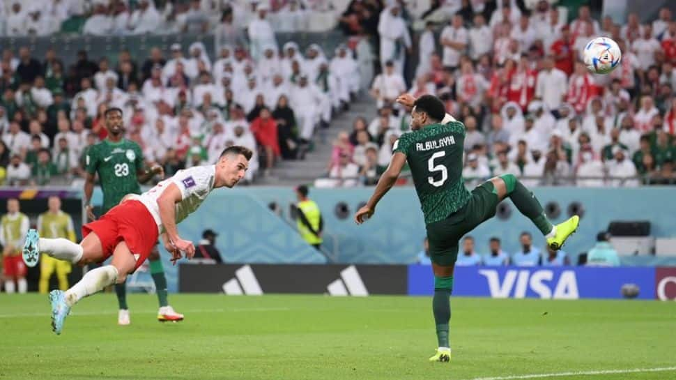 Robert Lewandowski scores his first World Cup goal as Poland defeat Saudi Arabia 2-0