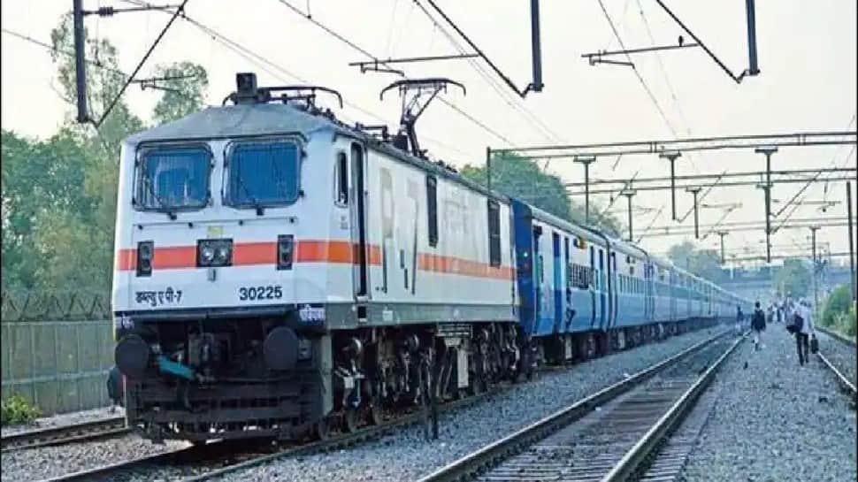 IRCTC Update: भारतीय रेलवे ने आज 150 से अधिक ट्रेनें रद्द कीं;  पूरी सूची यहां देखें