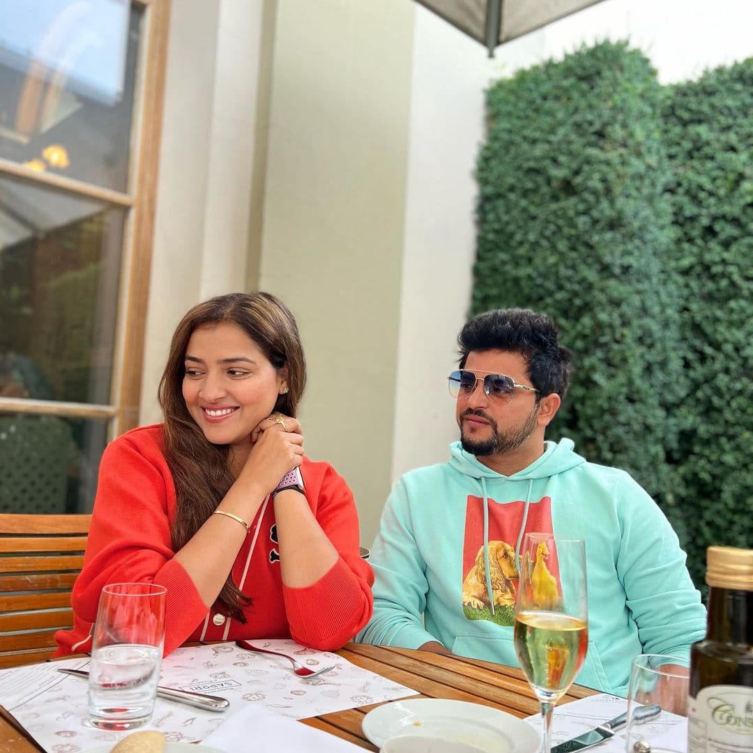 How did Suresh meet Priyanka?