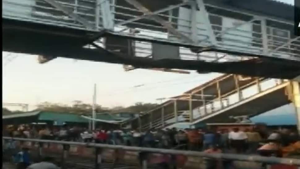 महाराष्ट्र के चंद्रपुर में रेलवे जंक्शन पर फुट ओवरब्रिज का स्लैब गिरा;  1 की मौत, 12 घायल