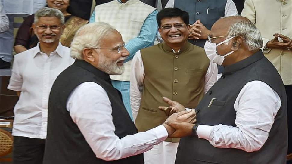 Gujarat Election 2022: &#039;I respect Kharge ji, BUT...&#039;: PM Modi opens up for the first time after Congress President’s &#039;RAAVAN&#039; remark