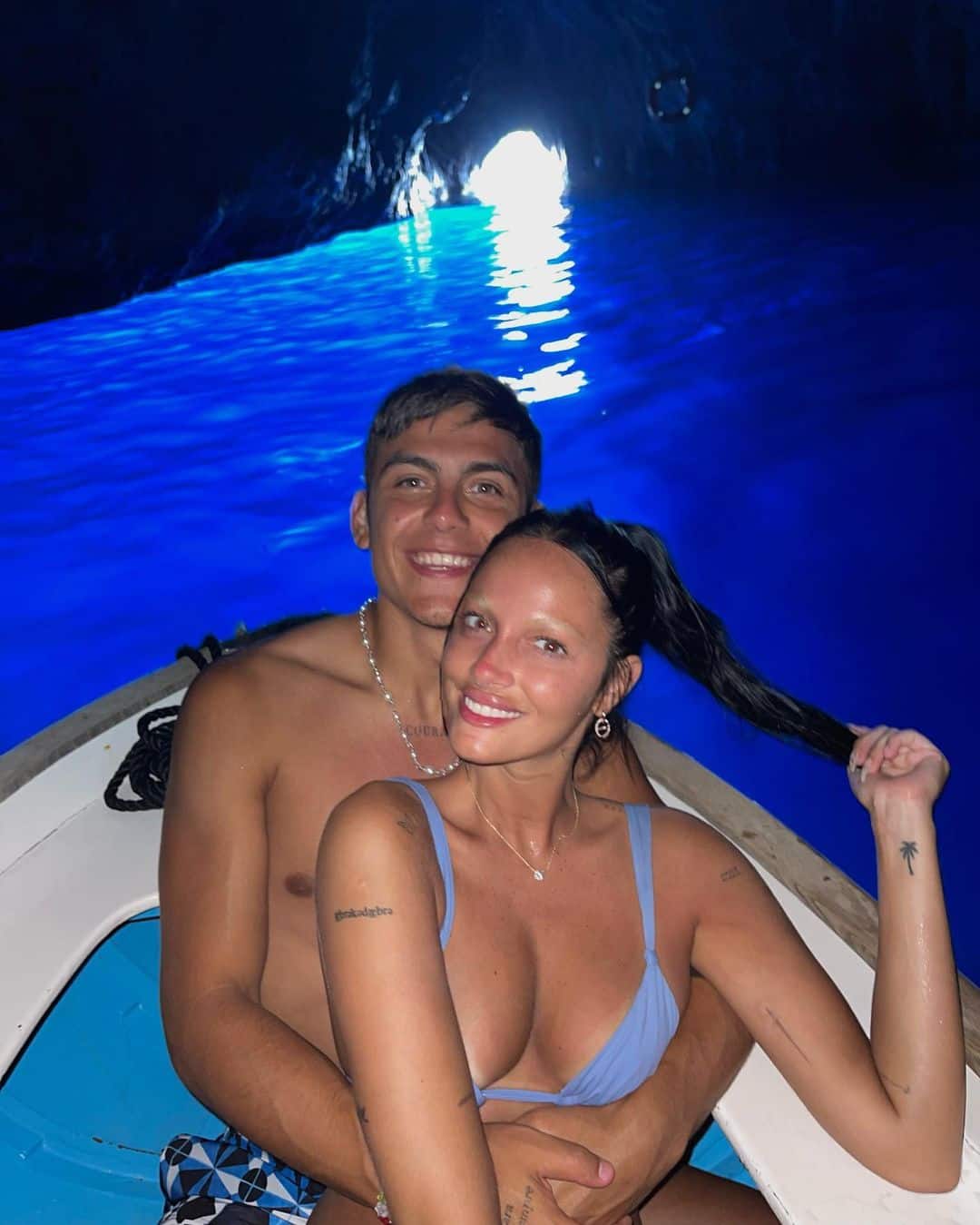 Meet Argentinas HOTTEST WAGs, from Lionel Messis wife to Lautaro Martinezs girlfriend, IN PICS News Zee News photo