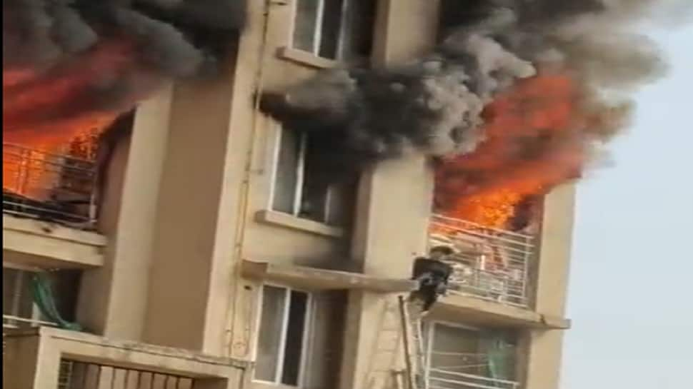 Huge fire breaks out at 22-storey building in Mumbai&#039;s Malad, four fire tenders rushed to spot