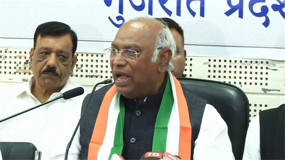 &#039;Haar ke darr se BJP baukhala gayi hai&#039;: Kharge after Congress candidate &#039;brutally&#039; attacked in Gujarat