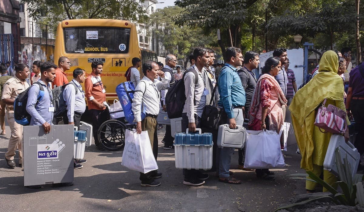 Zee Top 10: Delhi MCD Election Vote Counting To Begin Soon, Strict Security Arrangements Have Been Made For The Same | Zee News