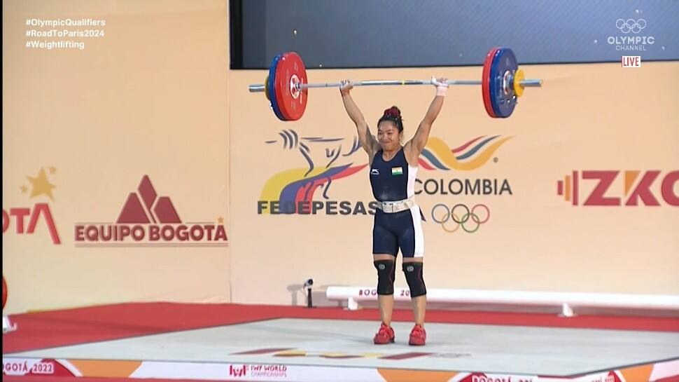 Olympic medallist Mirabai Chanu clinches SILVER at World Weightlifting Championship despite wrist injury