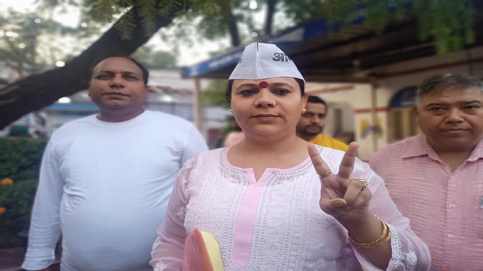 MCD Election Result 2022: AAP’s Bobby Kinnar, only transgender candidate, wins from Sultanpuri A