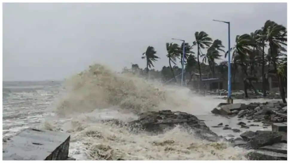 &#039;Mandous&#039; cyclone storm to cross coast near Chennai, NDRF teams deployed in Tamil Nadu