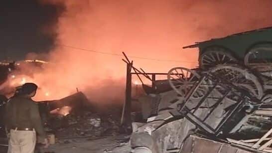 Noida: Huge fire breaks out at Gejha village near sector 93