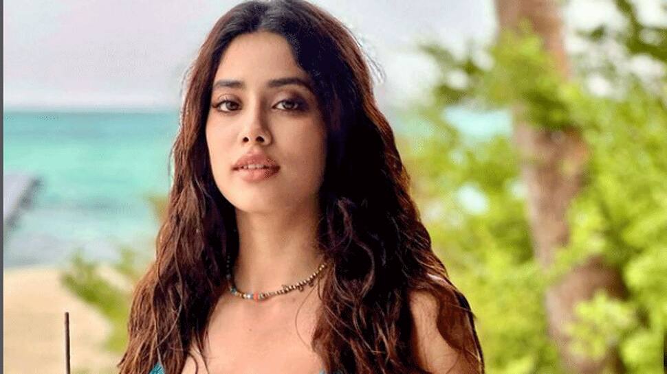 After bikini look, Janhvi Kapoor melts hearts with news ravishing PICS from  Maldives vacation | People News | Zee News