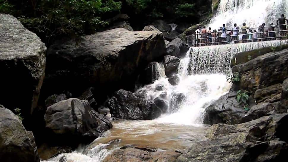 Suruli Waterfalls: Forest Department imposes BAN on Bathing, BIG trouble for Ayyappa devotees going to Sabarimala via Theni - Vimarsana News