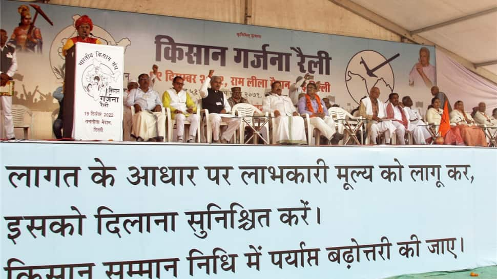 &#039;Kisan Garjana&#039; rally: What are demands of farmers who have converged at Delhi&#039;s Ramleela Maidan?