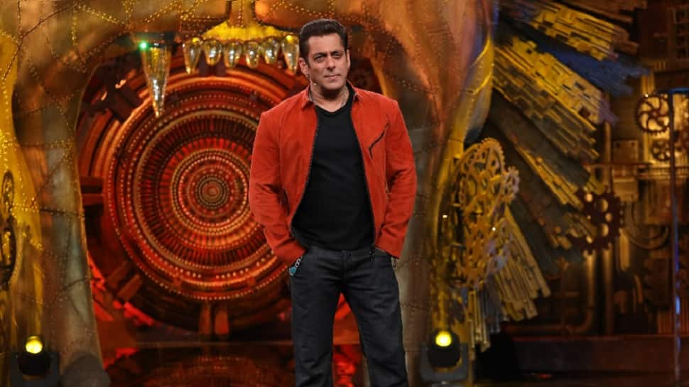 Bigg Boss 16: 5 dashing and trendy attires of Salman Khan from this season!